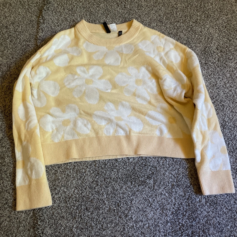 H&M Yellow and White Floral Crew Neck Sweater